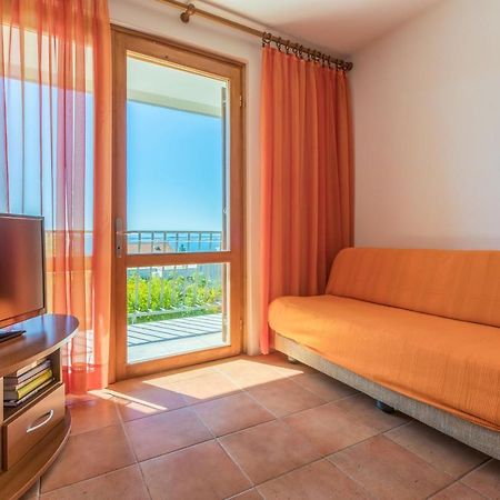 Apartments Loncaric Цриквеница Экстерьер фото