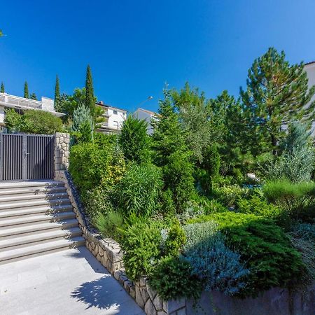 Apartments Loncaric Цриквеница Экстерьер фото
