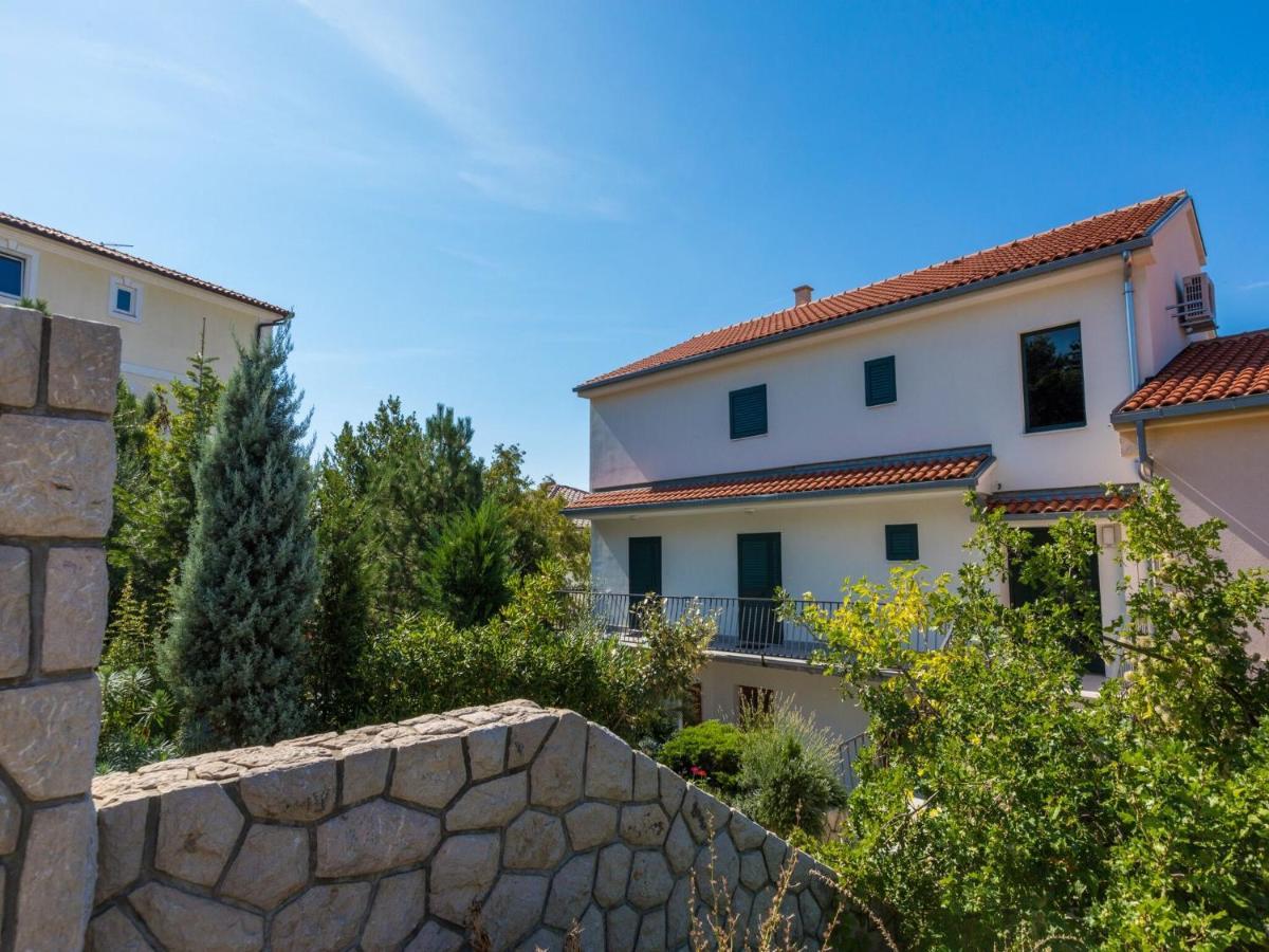 Apartments Loncaric Цриквеница Экстерьер фото