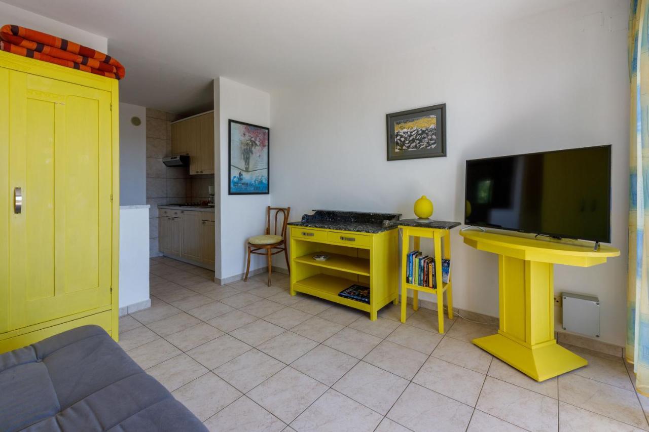 Apartments Loncaric Цриквеница Экстерьер фото