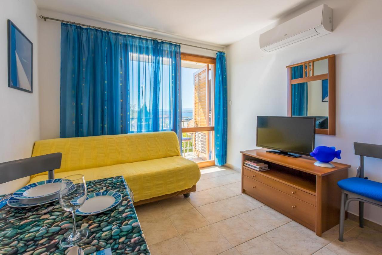 Apartments Loncaric Цриквеница Экстерьер фото