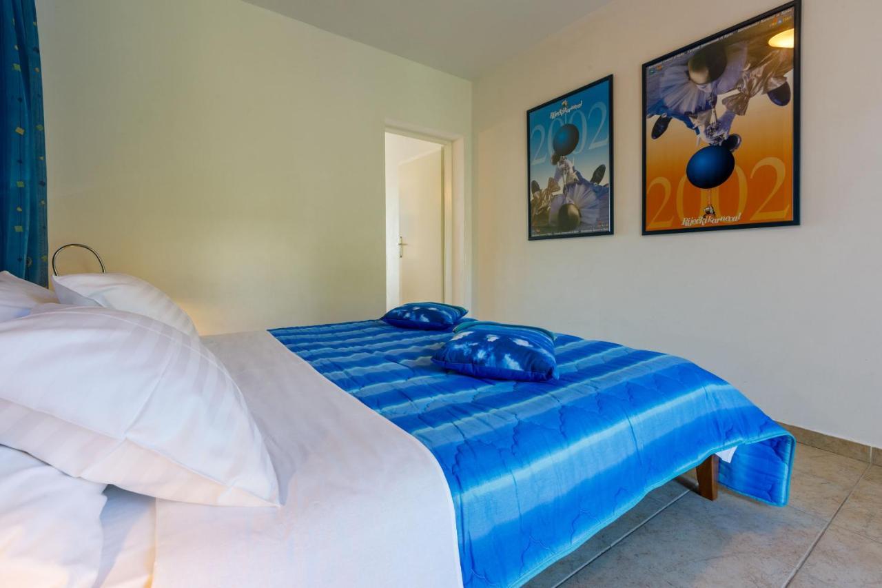 Apartments Loncaric Цриквеница Экстерьер фото