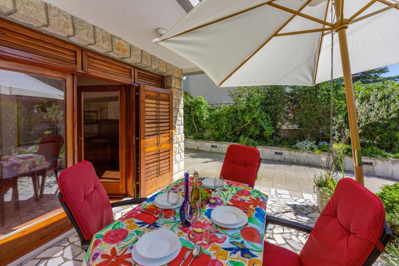 Apartments Loncaric Цриквеница Экстерьер фото