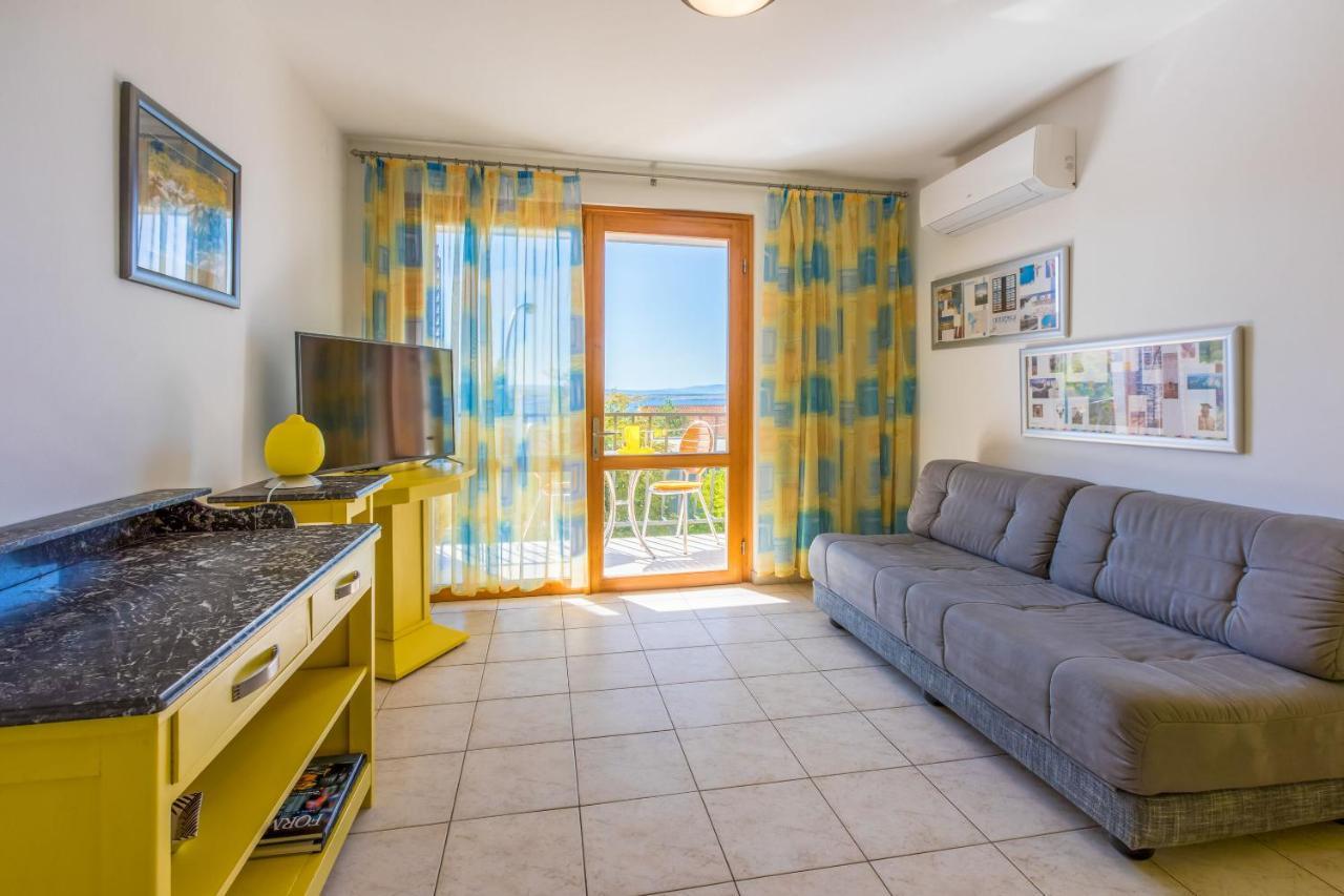 Apartments Loncaric Цриквеница Экстерьер фото