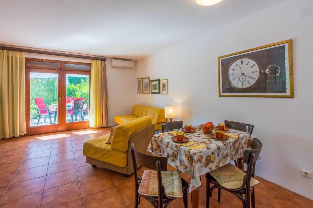 Apartments Loncaric Цриквеница Экстерьер фото